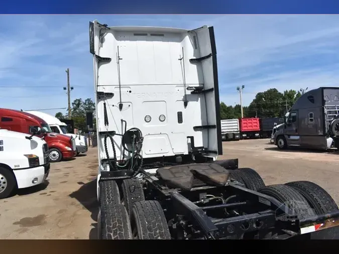 2019 INTERNATIONAL LT