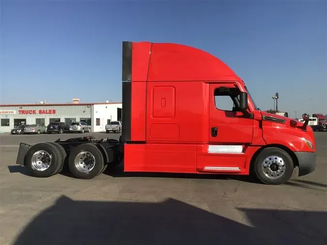 2023 FREIGHTLINER CA126