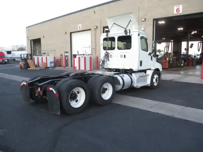 2019 FREIGHTLINER NEW CASCADIA PX12664
