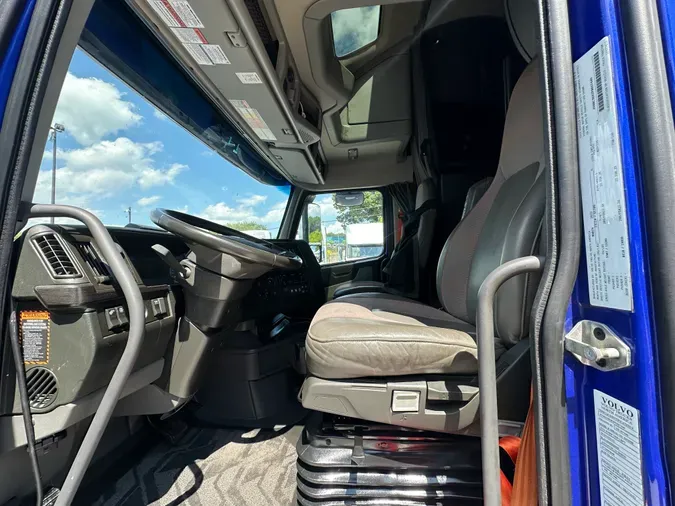 2023 Volvo VNL64T860