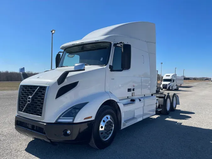 2019 VOLVO VNR64T640