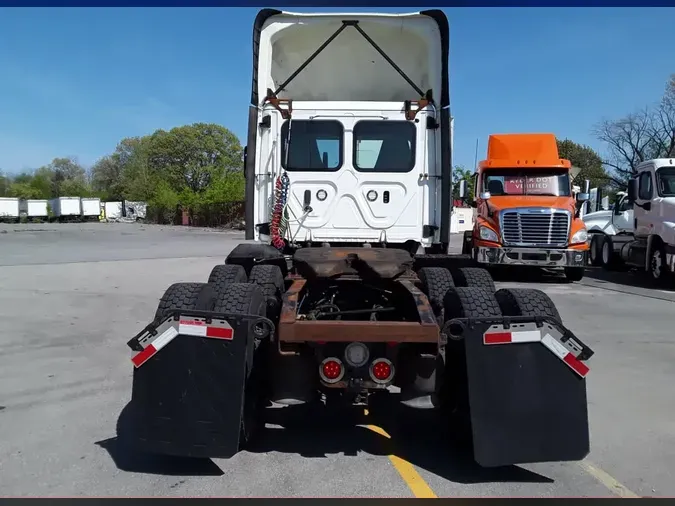 2019 FREIGHTLINER NEW CASCADIA 116