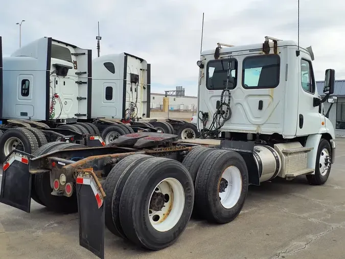 2019 FREIGHTLINER/MERCEDES CASCADIA 113