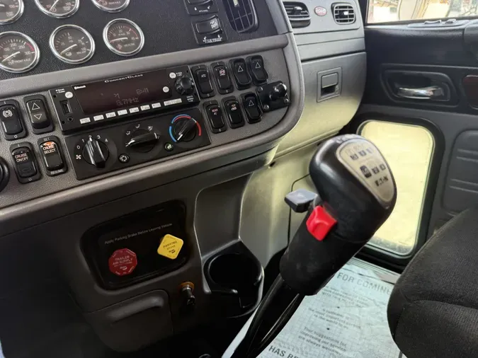 2022 Peterbilt 389749bf048672bacac1e05ba6dc3ded75b