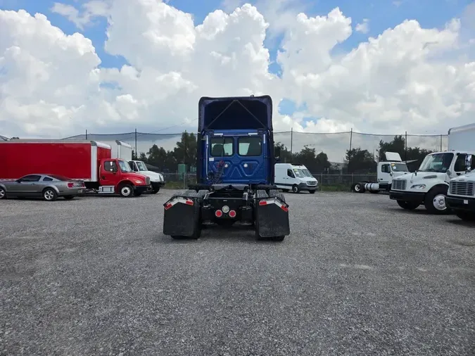 2020 FREIGHTLINER/MERCEDES CASCADIA 125