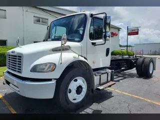 2017 FREIGHTLINER M2 106