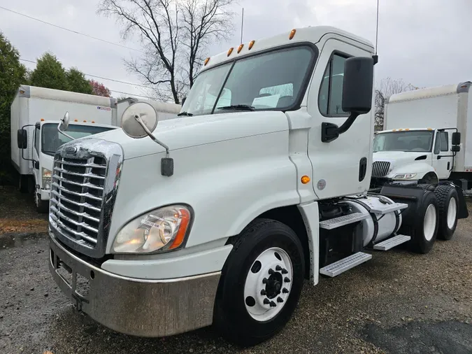 2018 FREIGHTLINER/MERCEDES CASCADIA 12574a5ad9ca5ddf6e6c345bb77d8ec6da4