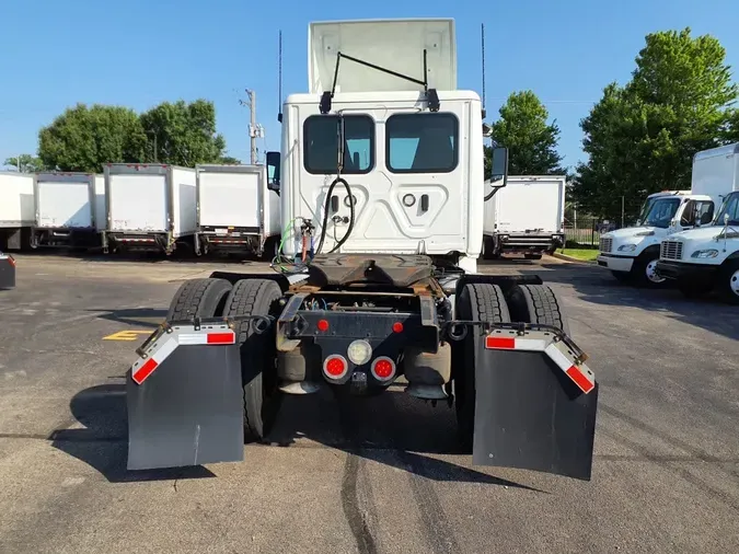 2020 FREIGHTLINER CASCADIA 113