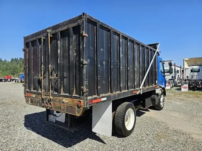 2016 PETERBILT 220