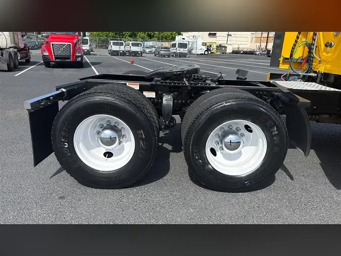 2020 FREIGHTLINER CA126