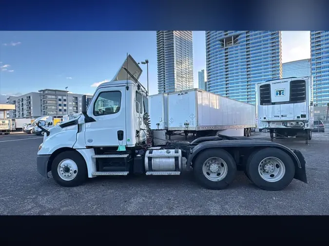 2020 FREIGHTLINER/MERCEDES NEW CASCADIA PX12664
