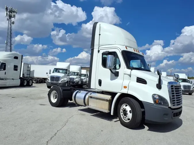 2019 FREIGHTLINER/MERCEDES CASCADIA 113