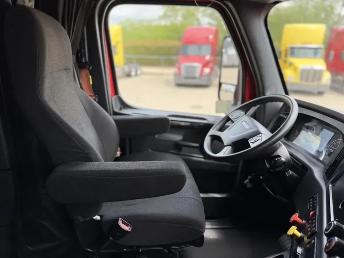 2023 Freightliner Cascadia74b1a0d72a422ffbf54f9a7e551a1a70