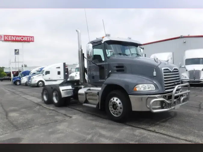 2017 Mack CXU613