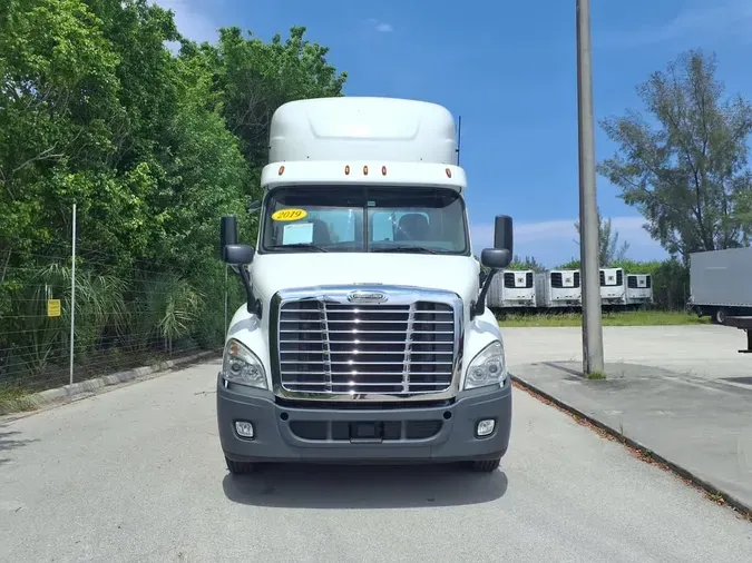 2019 FREIGHTLINER/MERCEDES CASCADIA 11374b3e30f5330f0515ba83ce73719b564