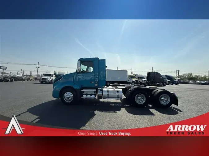 2019 VOLVO VNL300
