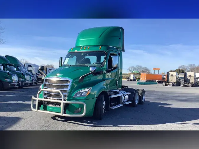 2019 Freightliner Cascadia 126