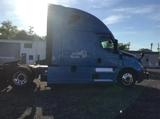 2021 FREIGHTLINER CA126