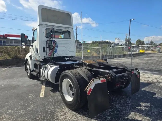 2019 NAVISTAR INTERNATIONAL RH613 DAYCAB S/A