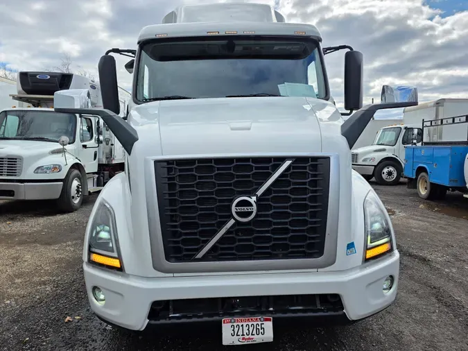 2019 VOLVO VNR64T-640