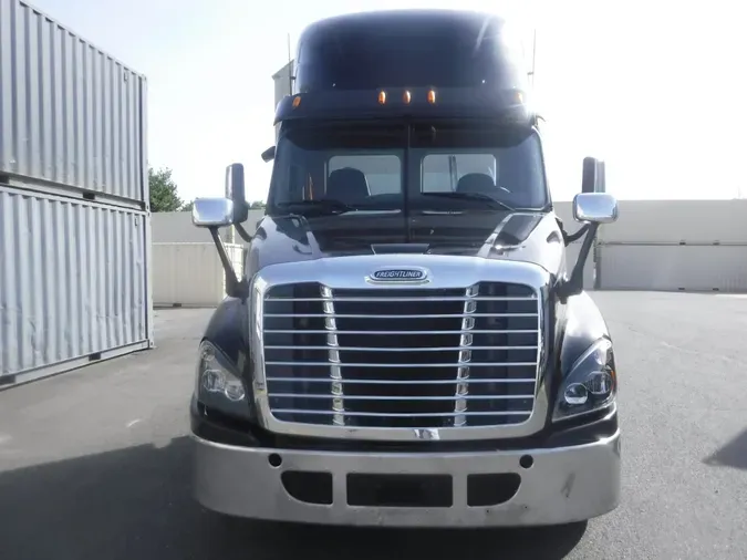 2015 FREIGHTLINER/MERCEDES CASCADIA 125