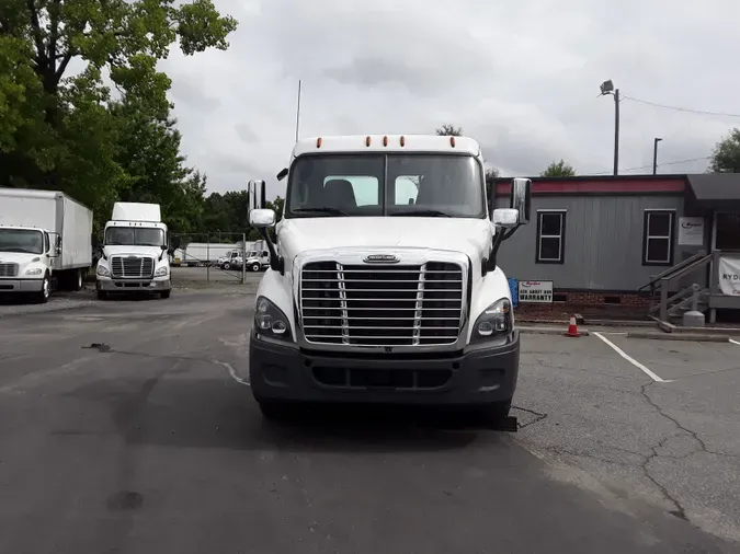 2018 FREIGHTLINER/MERCEDES CASCADIA 113