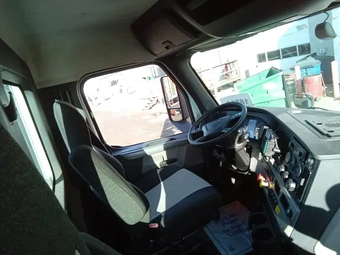 2019 Freightliner Cascadia 12674bcabcb065cc26d3dff5d918c87640a