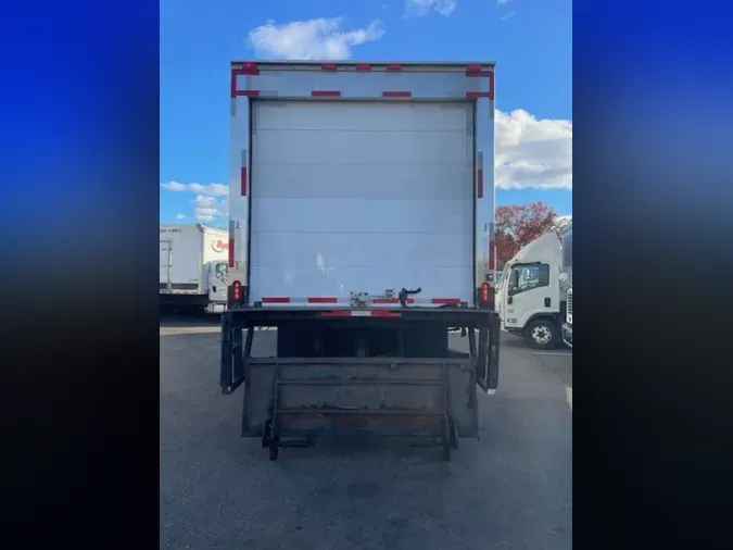 2017 FREIGHTLINER/MERCEDES M2 106