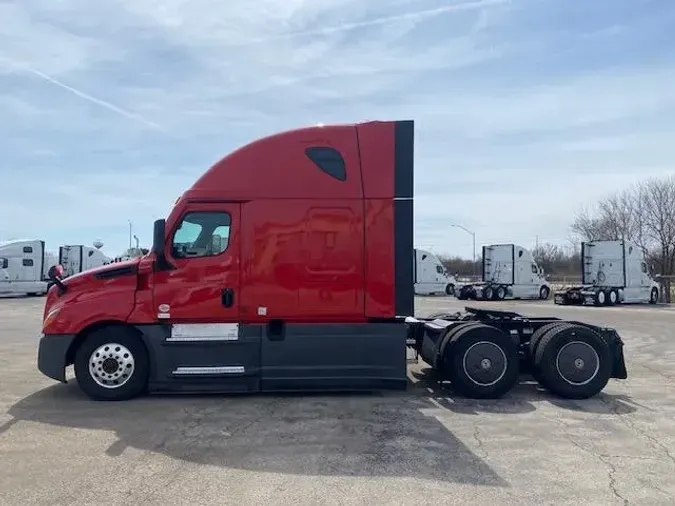 2023 Freightliner Cascadia74ca57dcb594c54f7103e559cc890e8a