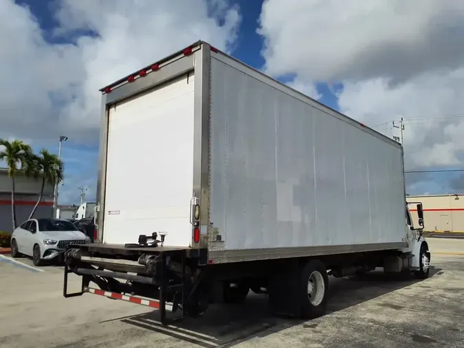 2013 FREIGHTLINER/MERCEDES M2 106