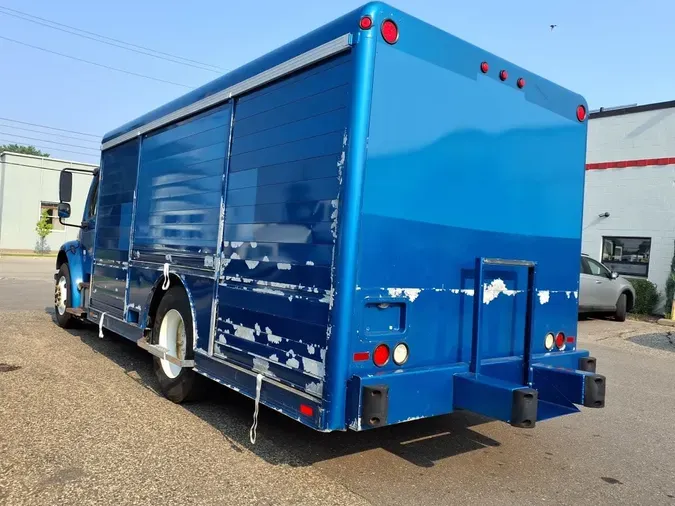 2017 FREIGHTLINER M2 106