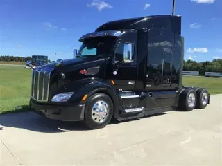 2017 PETERBILT 579