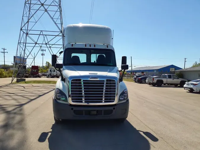 2019 FREIGHTLINER/MERCEDES CASCADIA 125