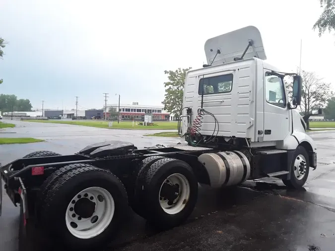 2019 VOLVO VNL64T-30074de3d55cab48472e1e9e61ceae60276
