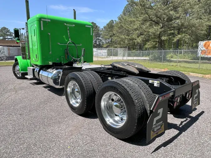2021 Peterbilt 389