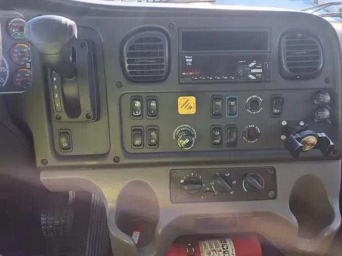 2019 FREIGHTLINER/MERCEDES M2 106