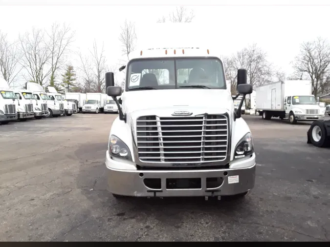 2019 FREIGHTLINER/MERCEDES CASCADIA 125