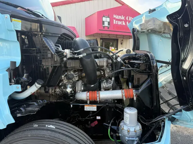 2023 FREIGHTLINER CASCADIA 126