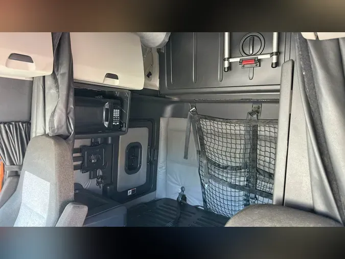 2022 Freightliner Cascadia 126