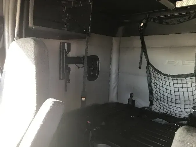 2019 Freightliner T12664ST