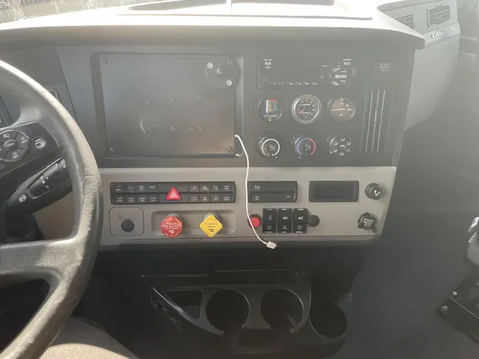 2020 Freightliner Cascadia 126