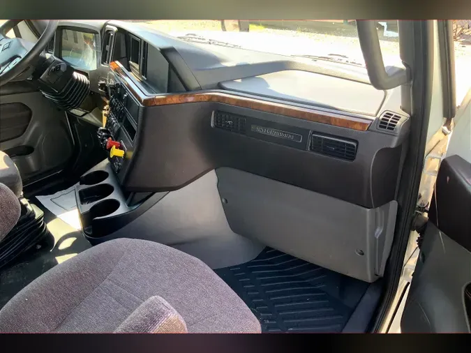 2022 INT LT625 6x4