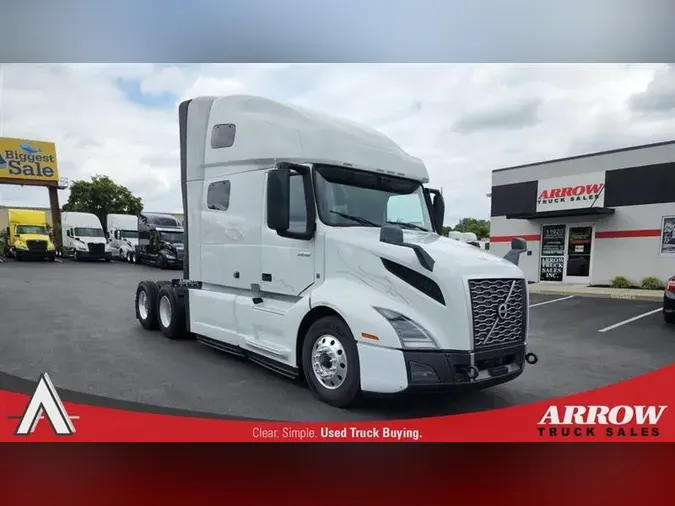 2022 VOLVO VNL760