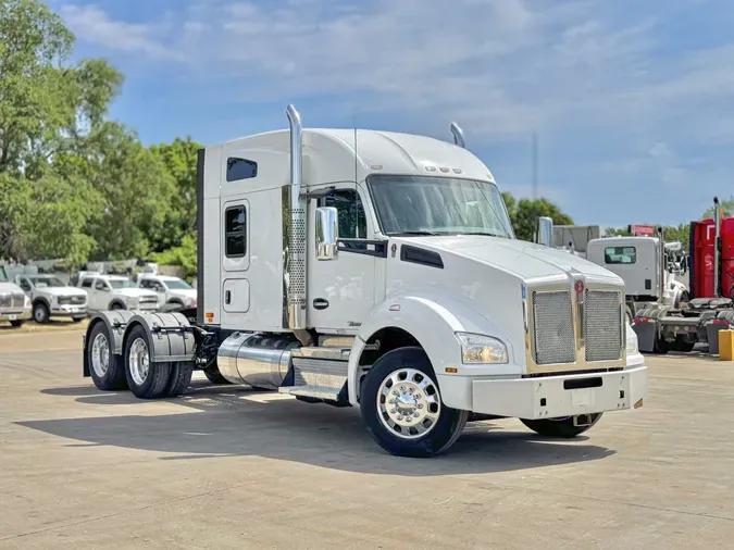 2018 KENWORTH T880