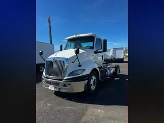 2019 NAVISTAR INTERNATIONAL RH613 DAYCAB S/A