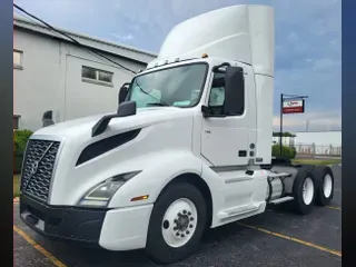 2019 VOLVO VNL64TRACTOR