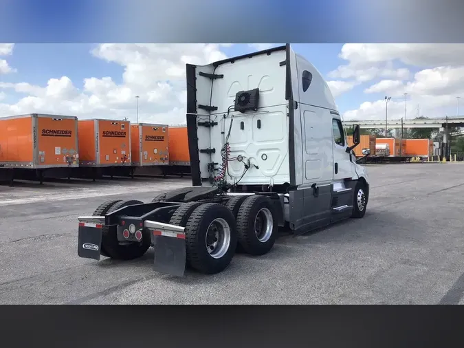 2022 Freightliner Cascadia 126