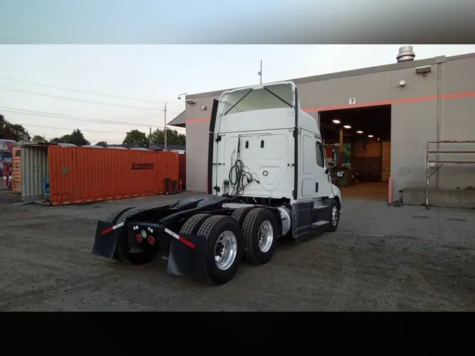 2021 Freightliner Cascadia 12674f0d3597a6e662e6b38ccc778d2f722