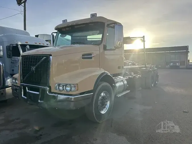 2002 VOLVO VHD64B20074f3fb542694736dbf8e87fe3dd19879