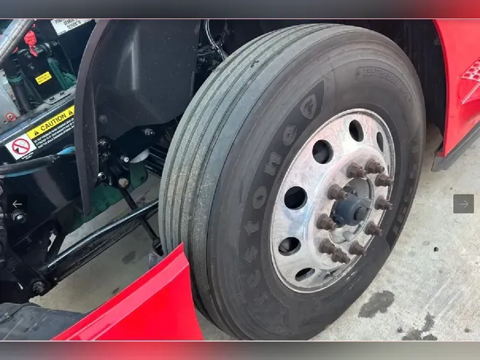 2022 VOLVO VNL64T760